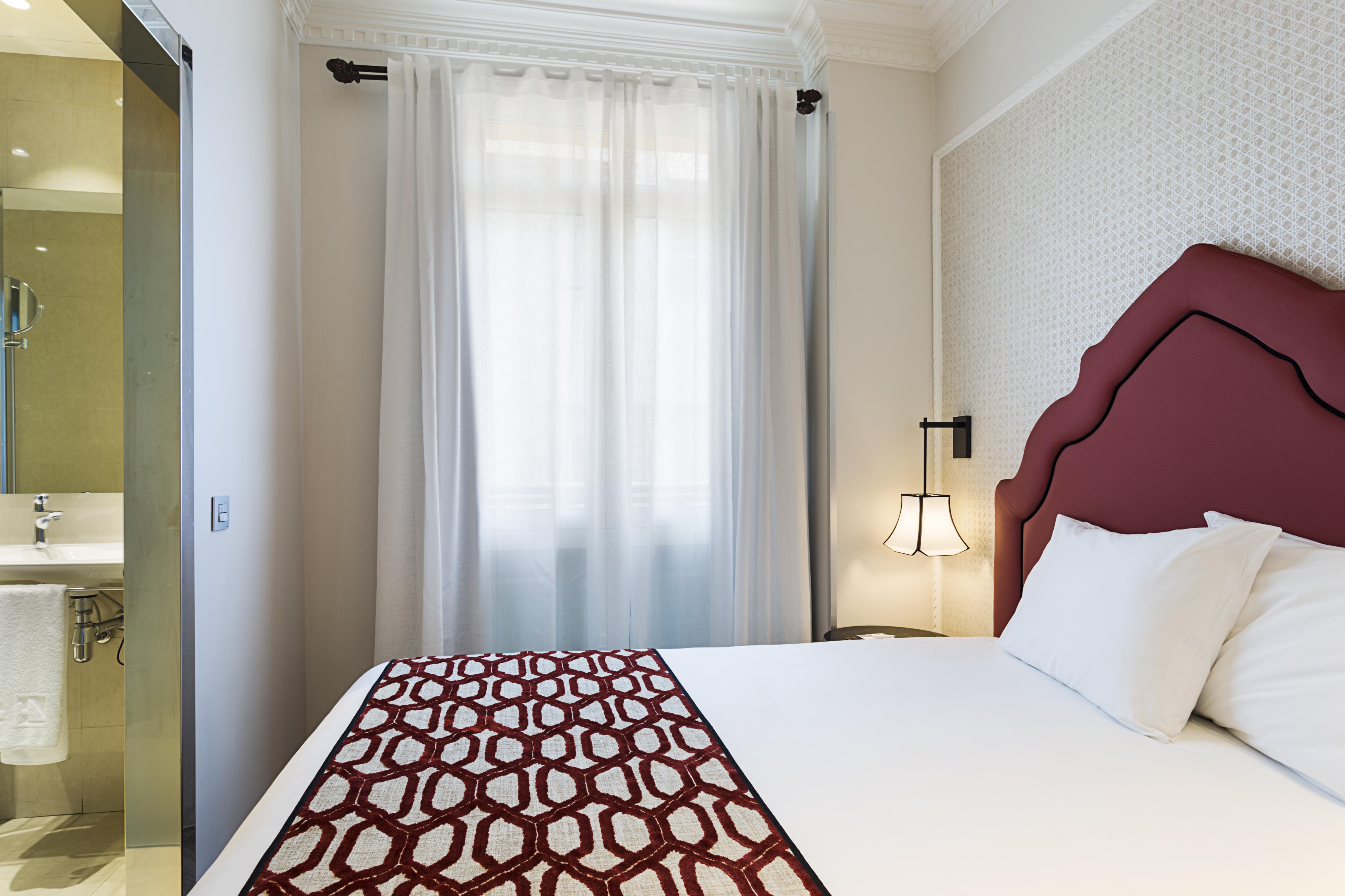 Eurostars Regina Hotel Seville Exterior photo