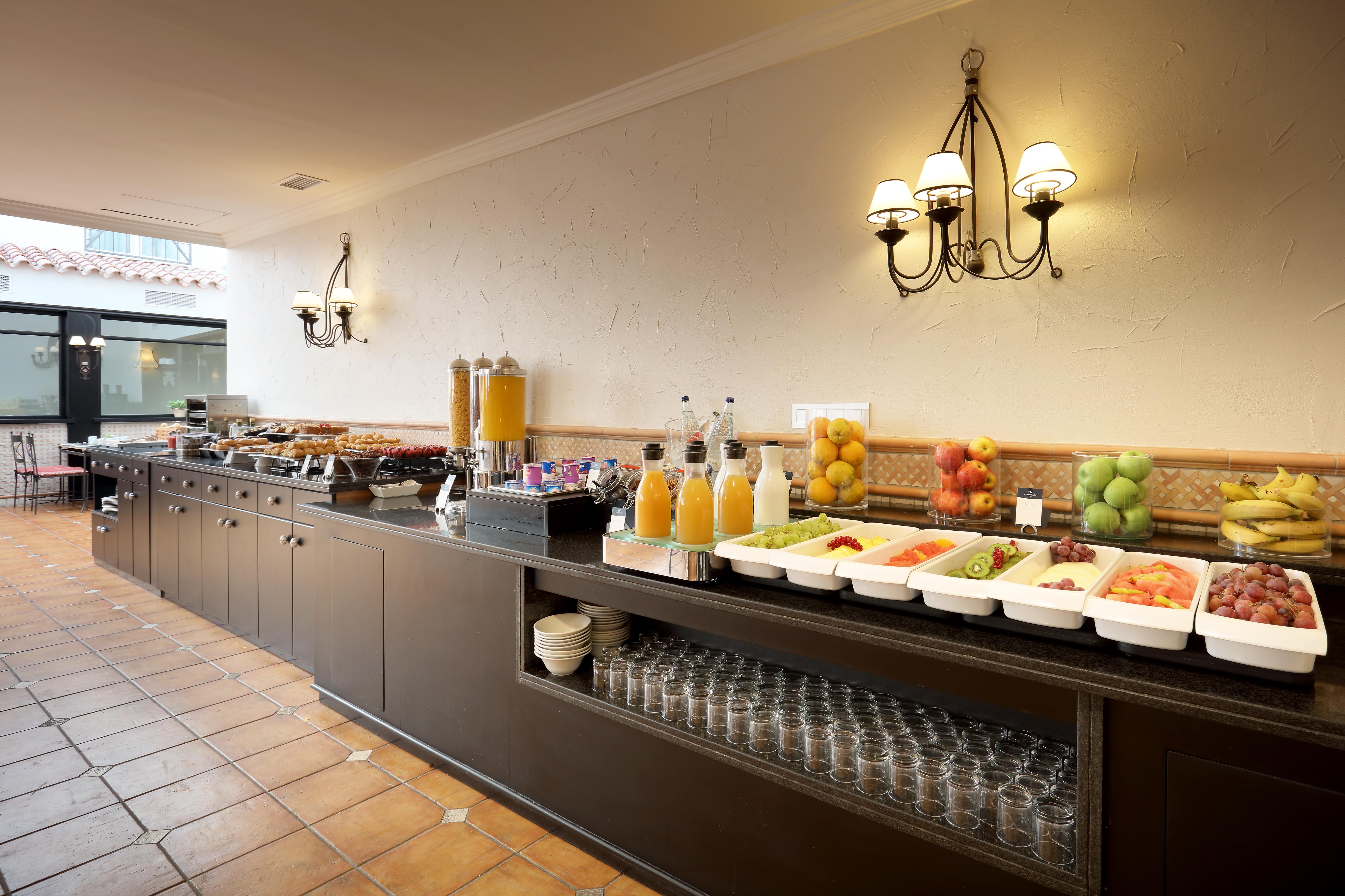 Eurostars Regina Hotel Seville Exterior photo