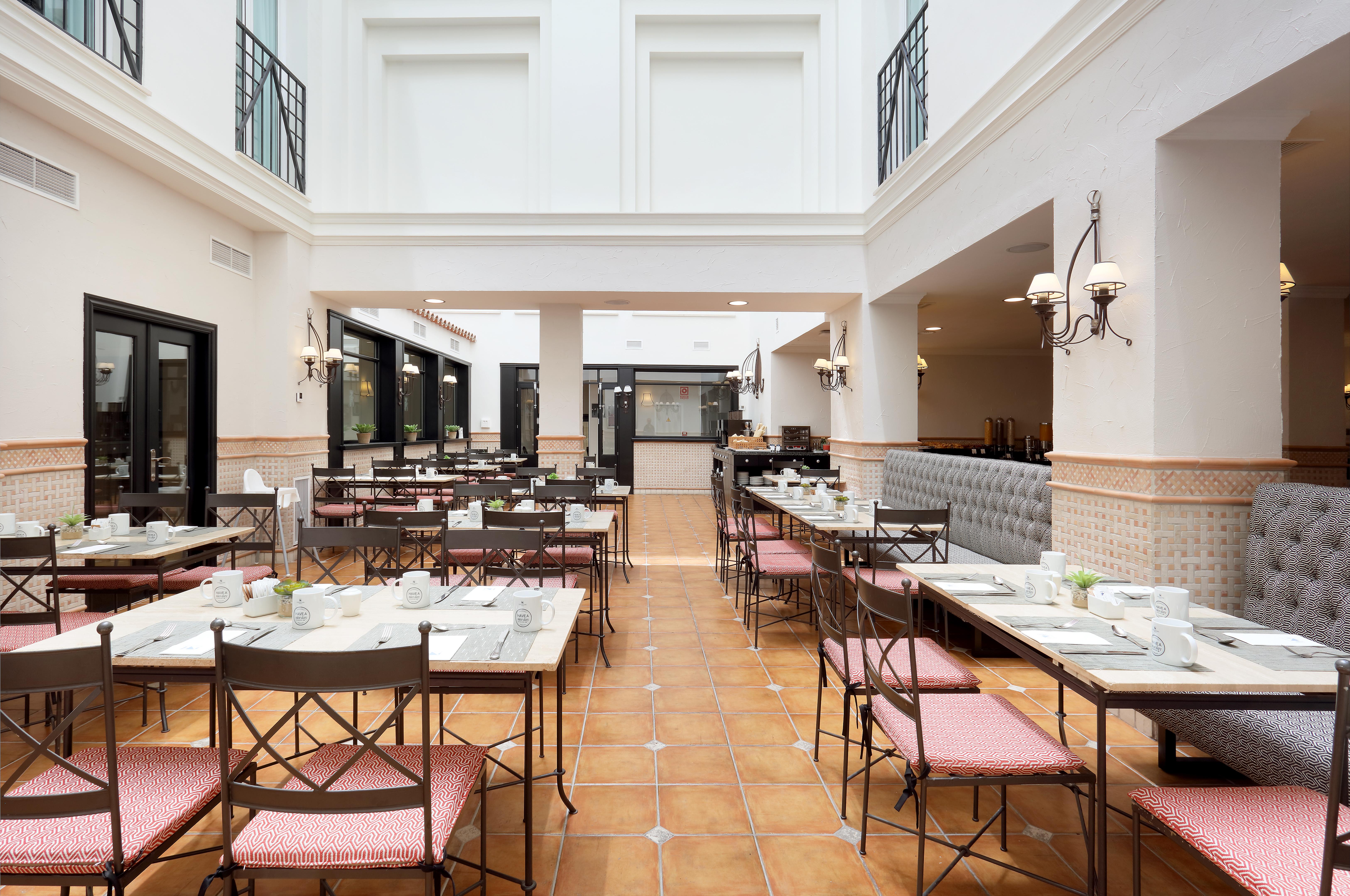 Eurostars Regina Hotel Seville Exterior photo