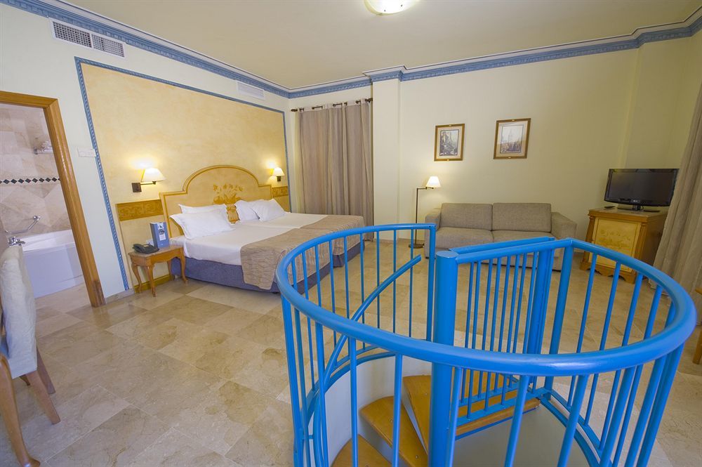 Eurostars Regina Hotel Seville Exterior photo
