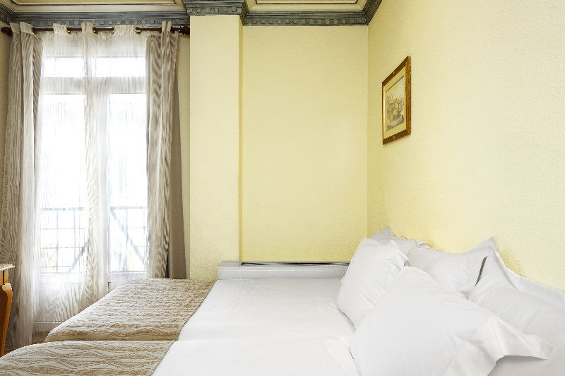 Eurostars Regina Hotel Seville Exterior photo