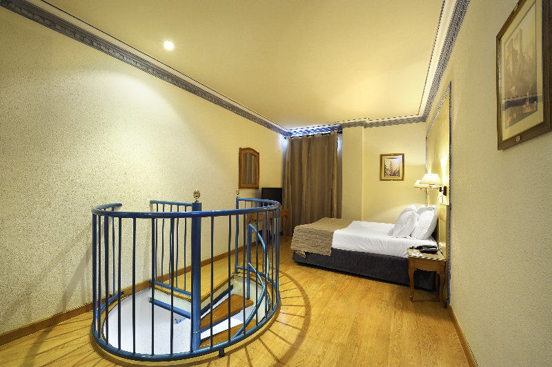 Eurostars Regina Hotel Seville Exterior photo