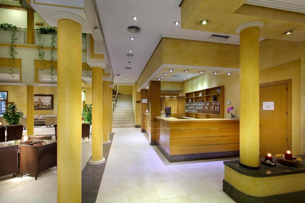 Eurostars Regina Hotel Seville Exterior photo