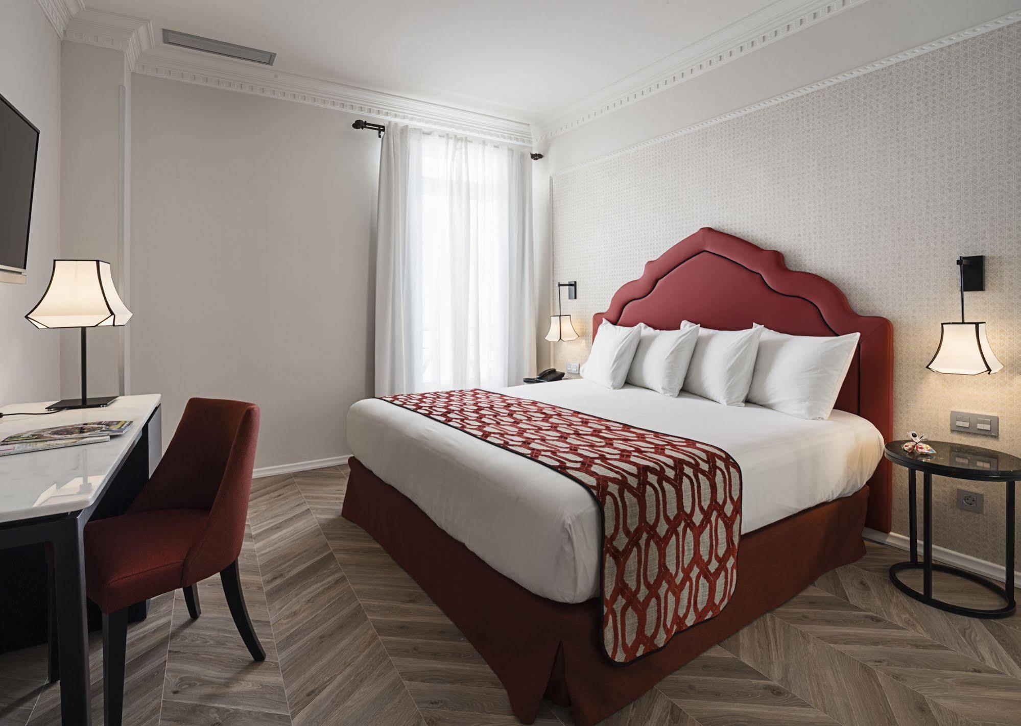 Eurostars Regina Hotel Seville Exterior photo